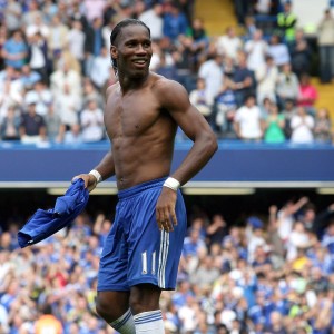 开云官网-重伤时刻的足球之魂，当梅西倒地，孙兴慜率领全队围拢祈祷，梅西重伤倒地，孙兴慜率全队围拢祈祷