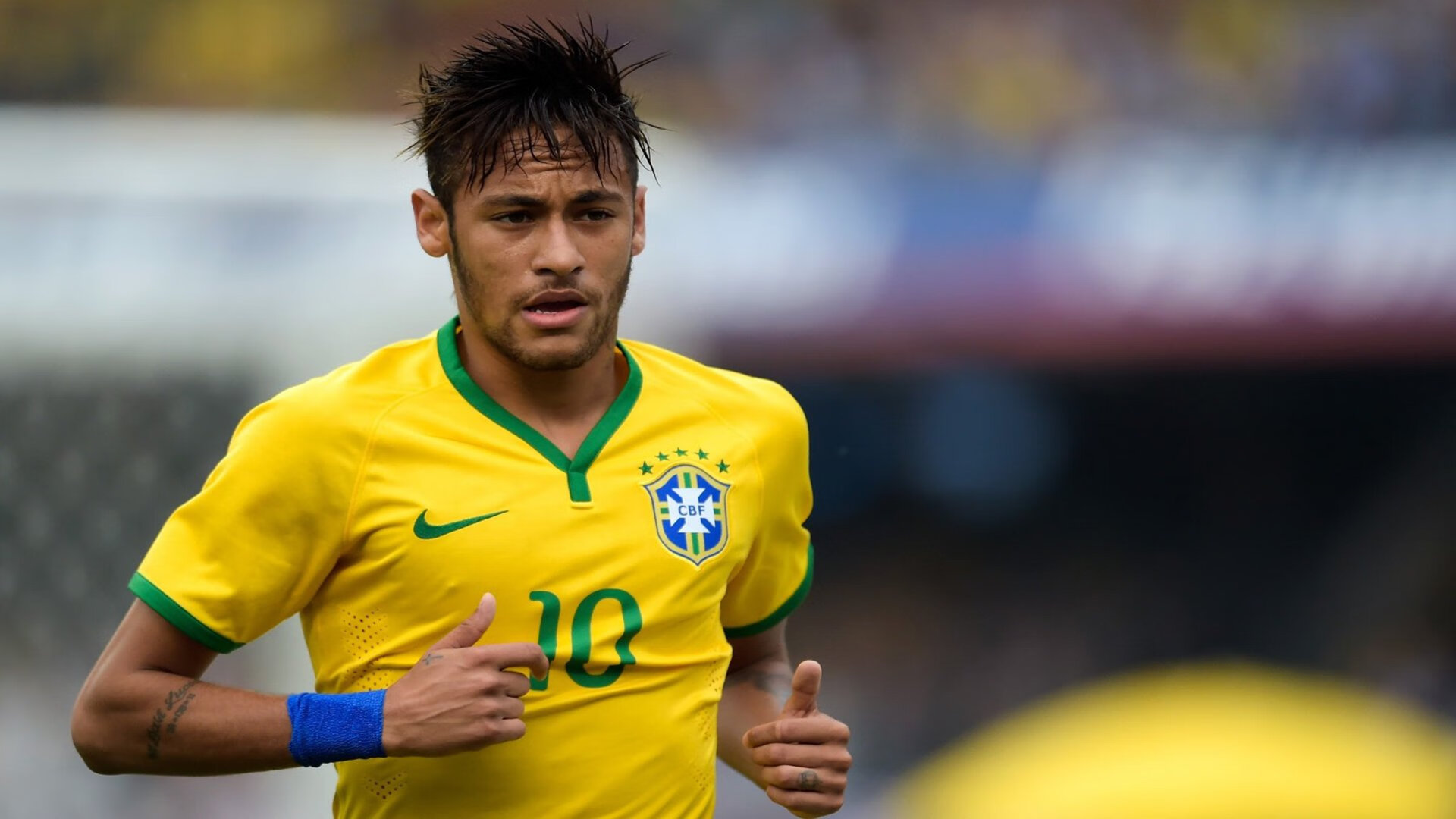 情绪失控的绿茵场，当激情成为战术的盲点，失控的激情，绿茵场上的战术盲点